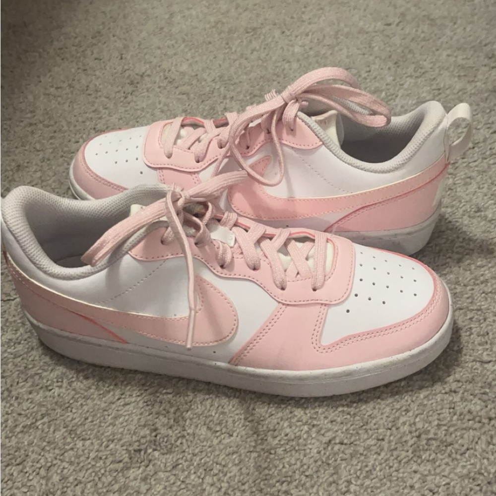 Pink and white nike dunks size 7 comes with crease protectors